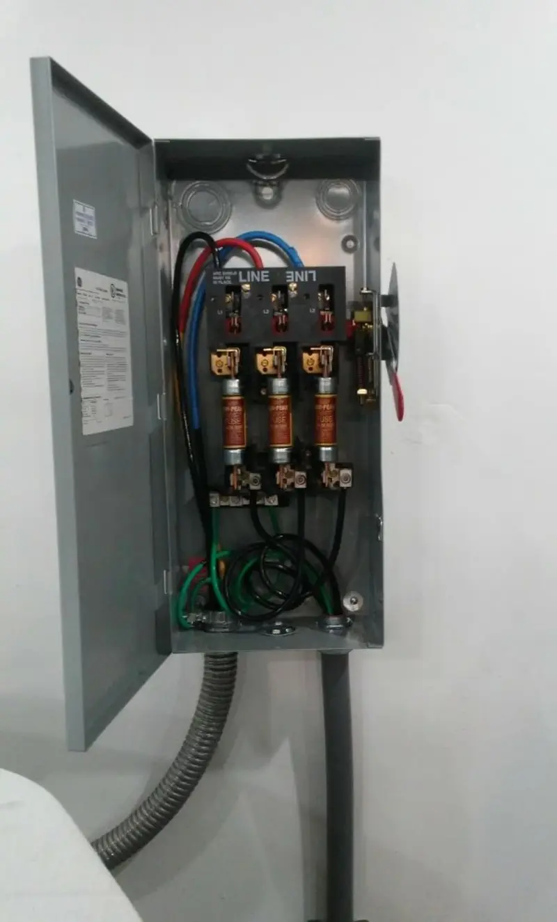 Three-phase disconnect switch installed for Smoke Detector Installation in Northampton